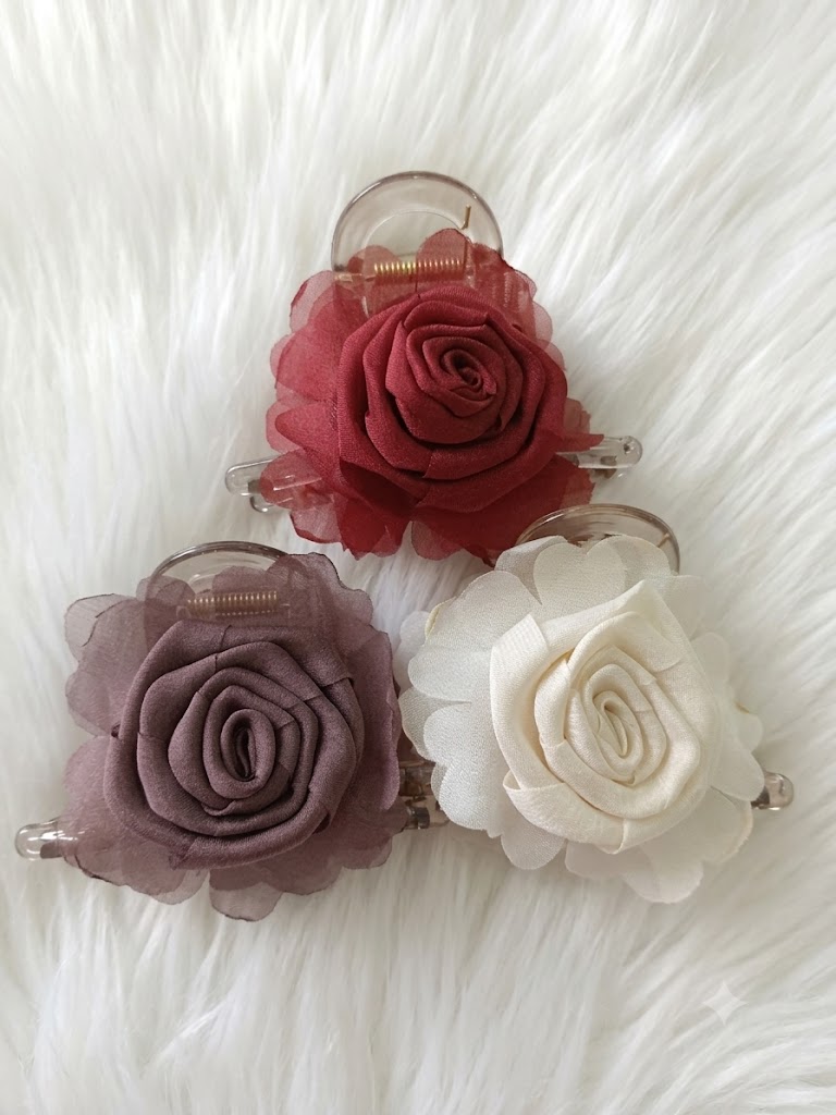 Rose Clutcher