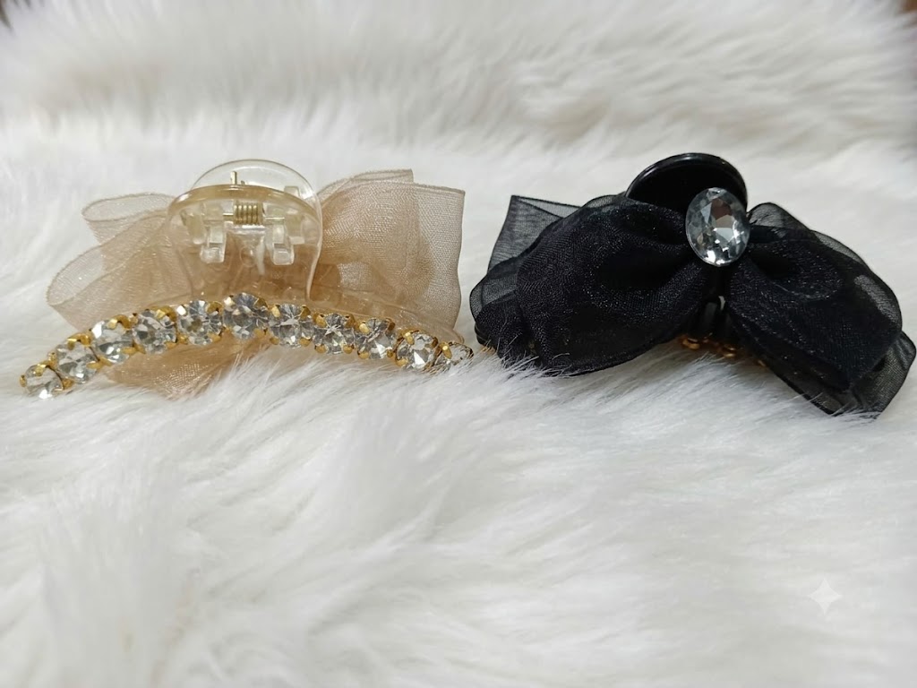 Rhinestone Clutcher